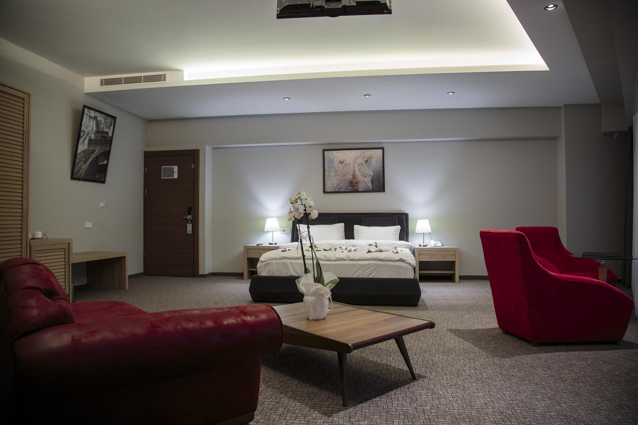 Hotel City Inegoel Экстерьер фото