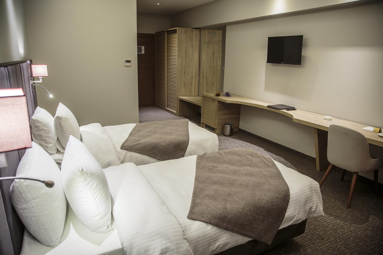 Hotel City Inegoel Экстерьер фото