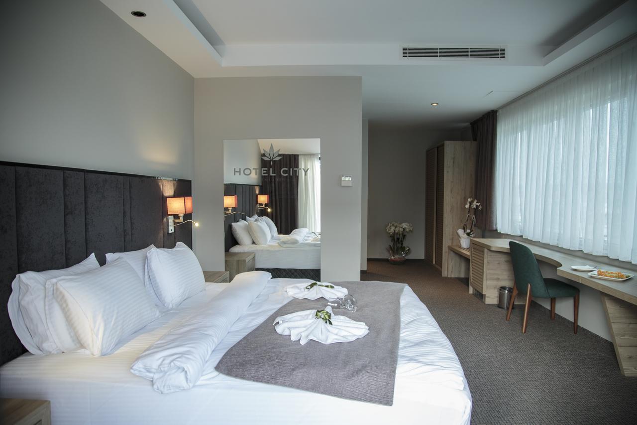 Hotel City Inegoel Экстерьер фото