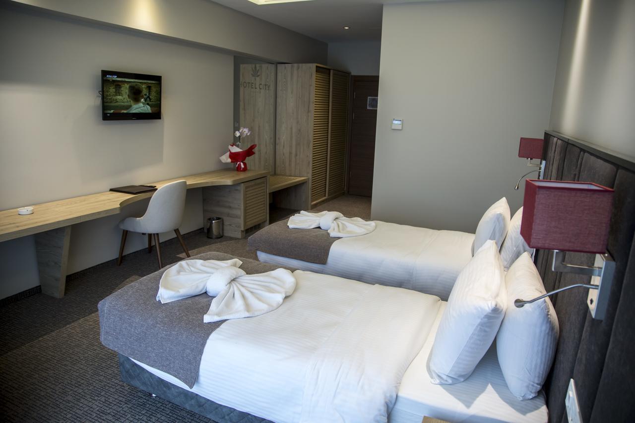 Hotel City Inegoel Экстерьер фото